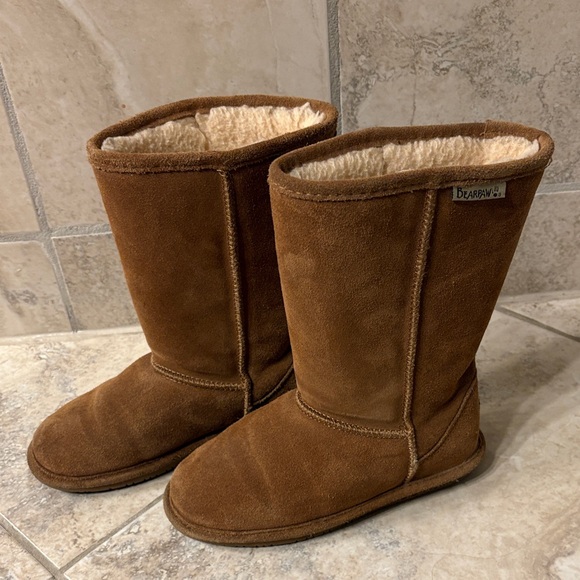 Girls’ Brown Suede Shearling Boots - Picture 4 of 9